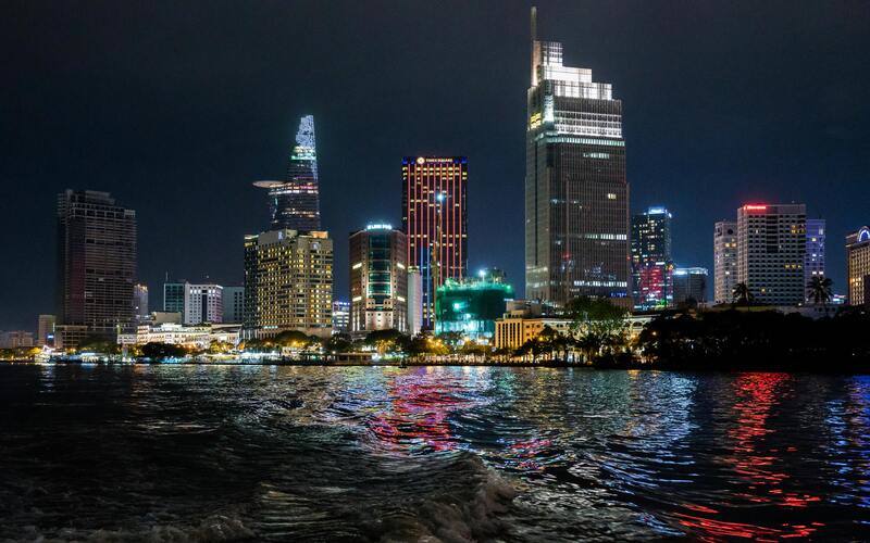 Ho Chi Minh City attracts foreigners with liveliness during the entire day