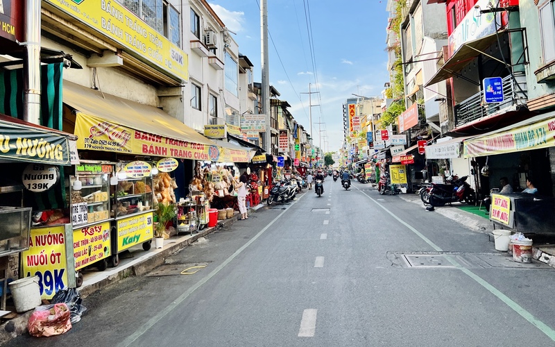 Nguyen Thuong Hien Food Street