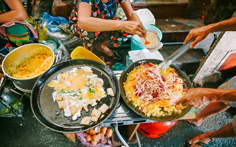 Savor delicious dishes hidden in Alley 76, Hai Ba Trung