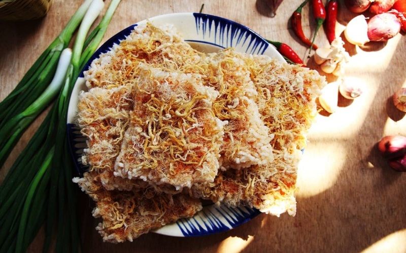 Saigon’s signature scorched rice is crispy, flavorful, and visually appealing