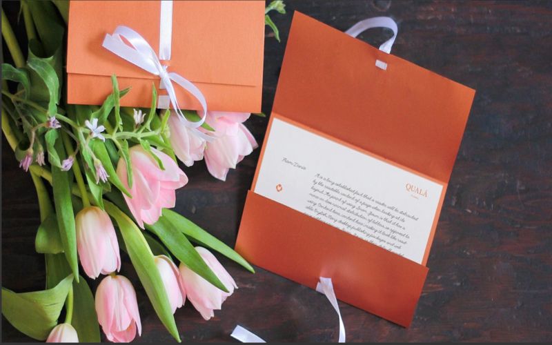 QuaLá sources its flowers from renowned growers in Ecuador, the Netherlands, and Japan